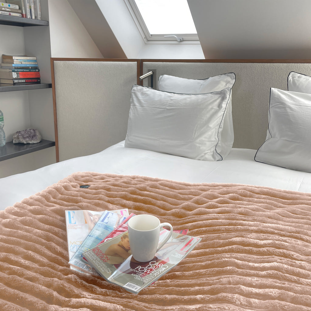 ELLE Heated Throw Blanket – Apricot Wash